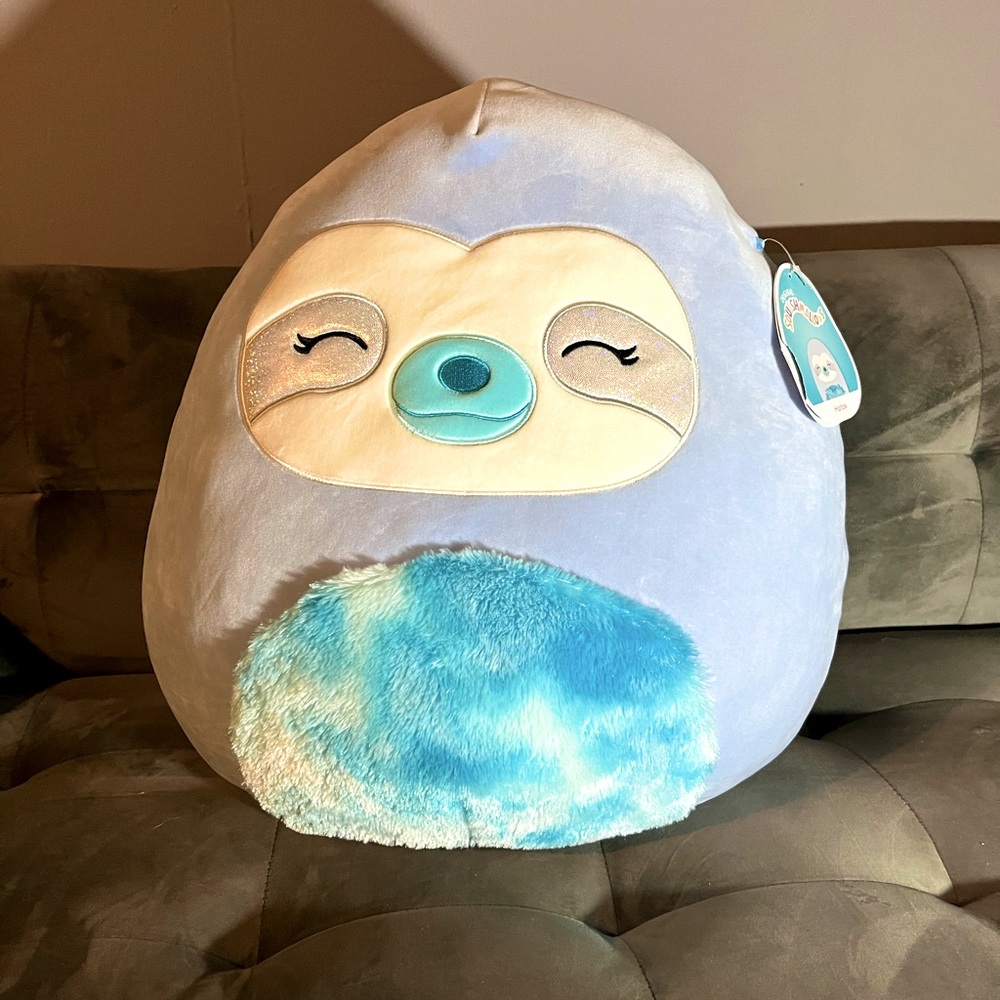 Brand New Squishmallow Harlow the Sloth 16" Cracker
Barrel Exclusive